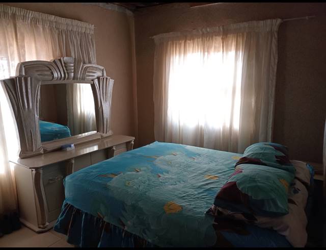 4 BEDROOM HOUSE FOR SALE IN LAKESIDE